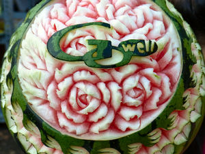 スイカのカービング