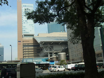 大阪駅西側