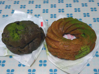 濃い抹茶シューと濃い抹茶パリブレスト