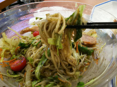 冷やしまぜめん 黒 上げ麺