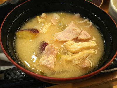 さつま芋豚汁