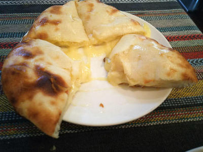 チーズナン 分けたところ