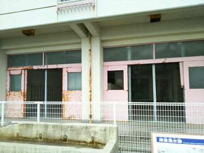 被災した教室 外観