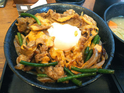 すたみなジャンカル丼温玉のせ