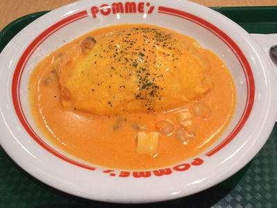シーフードのトマトクリームオムライス