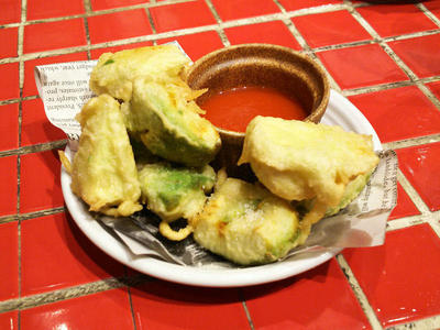 アボカドとカマンベールチーズのフリッター