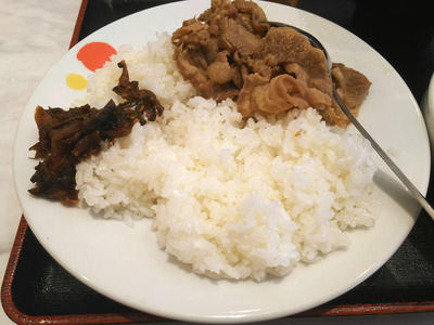 カレーギュウ ライスと牛肉