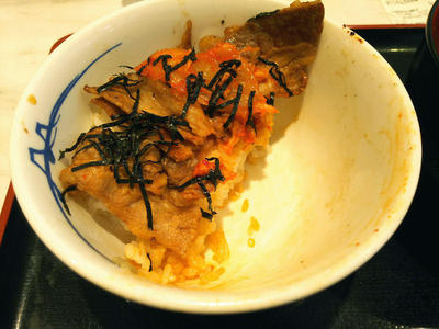 キムカル丼 残り半分
