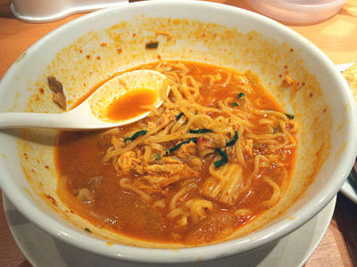 チゲ味噌ラーメン 残り半分