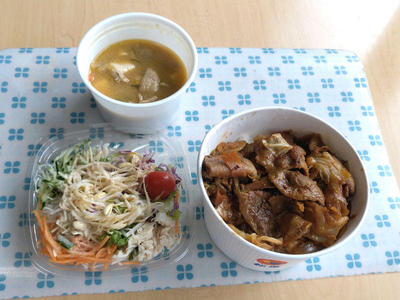 回鍋肉丼と豚汁