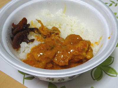 ごろごろチキンのバターチキンカレー ライスオン