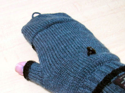 手袋 装着したところ手の甲