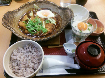 四元豚の味噌カツ煮定食