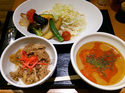 冷製レッドタイカレー つけうどんと牛肉丼