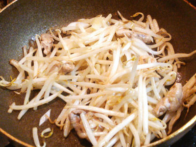 石巻焼きそば 具を炒めます