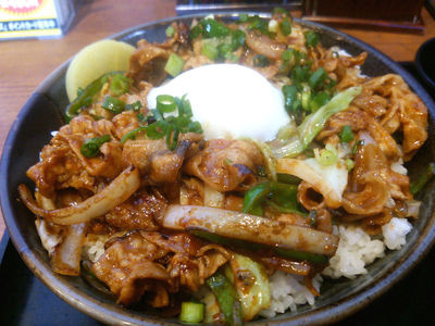 味噌すた丼 温玉のせ