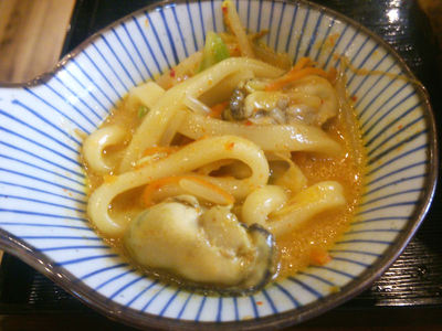 牡蠣っぷりぷりのカレーうどん