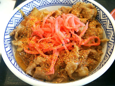 吉野家の牛丼 並盛 on the 生卵+紅ショウガ 