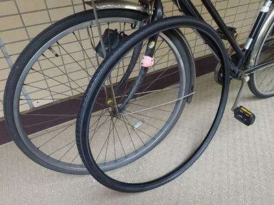 前輪タイヤの交換します