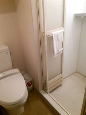 ドーミーイン高松のトイレとシャワールーム
