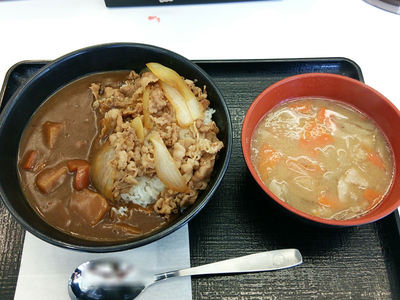 牛カレーと豚汁