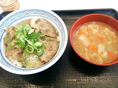 ねぎ塩ロース豚丼と豚汁