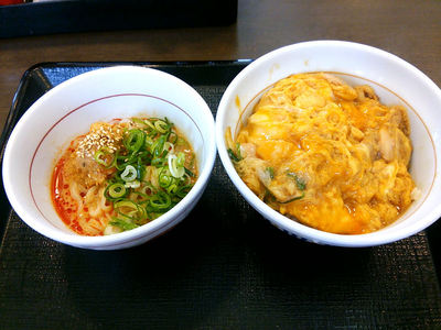 親子丼と冷やし担々うどん
