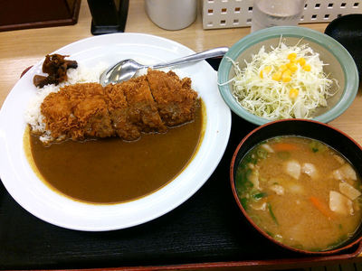 チキンももカツカレー定食と豚汁