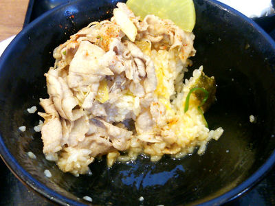 生姜焼き丼 残り半分