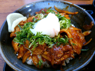 辛すた丼に温玉