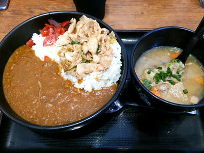 すたみなカレーと豚汁