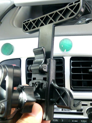 タブレットホルダー エアコン口タイプ 裏面