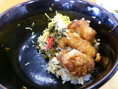 あんこう唐揚げ丼 残り半分