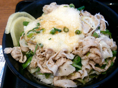 塩すた丼にとろろかけ