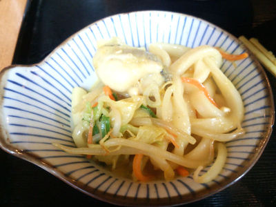 カレーうどんを取り分け