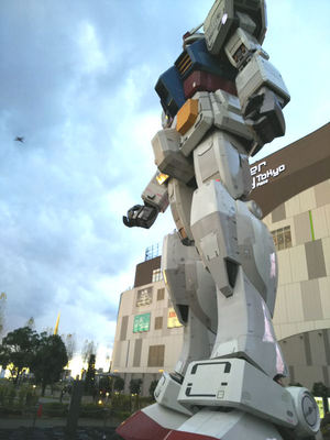 お台場ガンダム 真下より