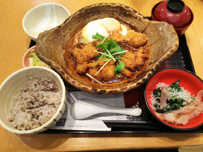 チキンの味噌かつ煮定食