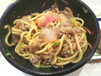 牛がっつりまぜめん 混ぜたところ