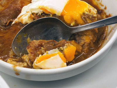 ブラウンソースエッグハンバーグ 残り半分