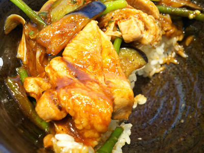 味噌すたみな丼 残り半分