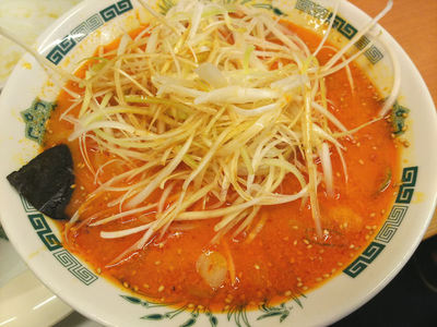 ピリ辛とんこつネギラーメン ネギのせ