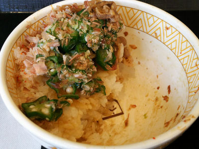 かつぶしオクラ牛丼 残り半分