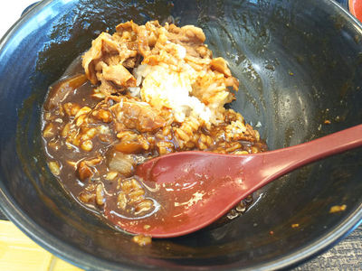 牛半熟玉子黒カレー 残り半分