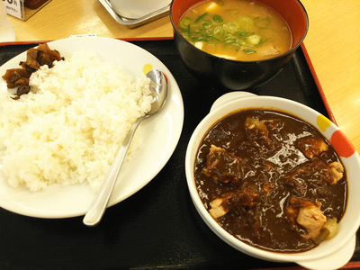 ごろごろ煮込みチキンカレーと豚汁