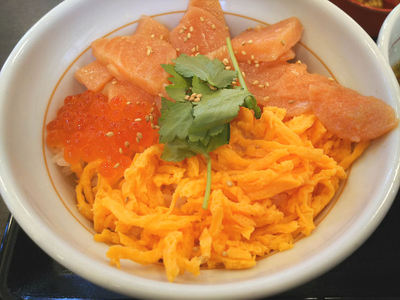 サーモンいくら丼