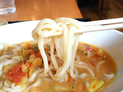 シーフードカレーうどん 麺上げ