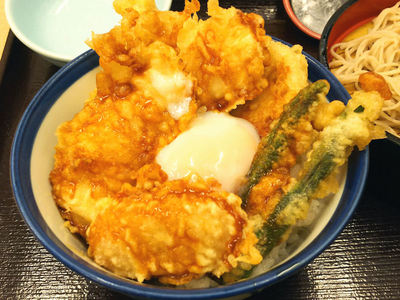 柚子こしょう鶏天丼 温玉