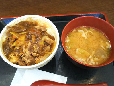 カレー南蛮牛丼と豚汁
