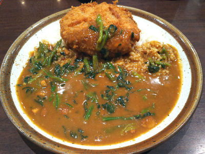 チーズin手仕込メンチ+ほうれん草カツカレー 