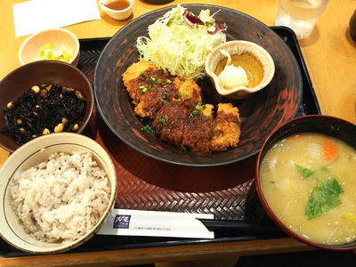 八丁味噌ダレヒレかつ定食